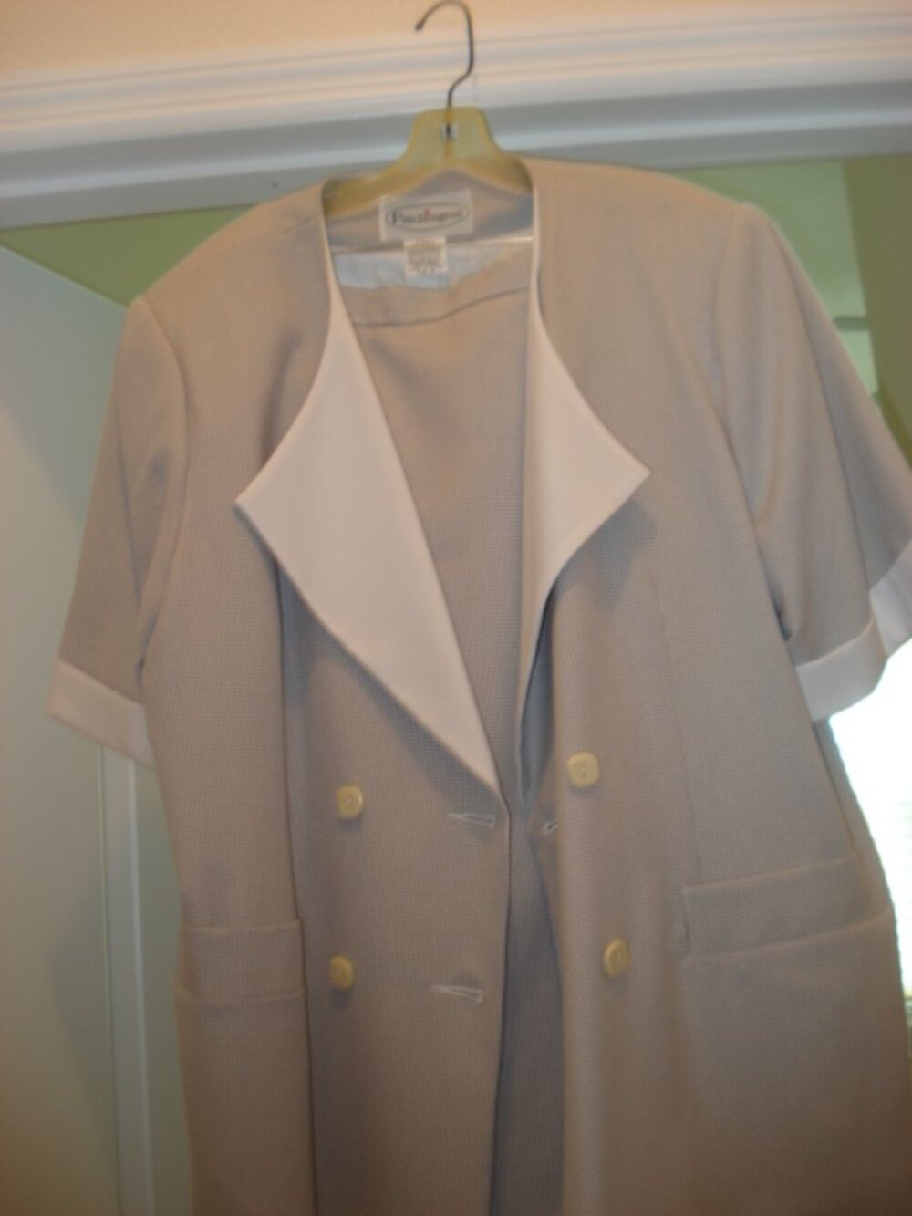 Ladies 2 piece Top and Skirt size 18